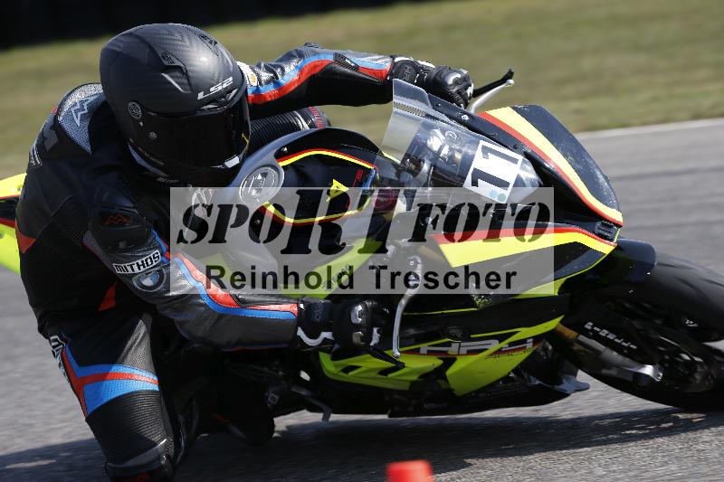 Archiv-2025/49 26.08.2025 Cornu Master School ADR/blau-bleu/11